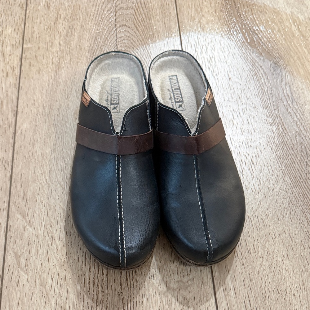 PIKOLINOS Black Slip-On Loafers with Brown Strap